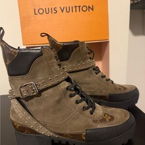 Louis Vuitton Women’s Laureate Desert Platform Boots Size 41 (authentic)